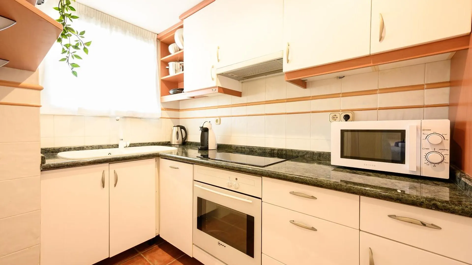 Imperator Sea Views Apartments Marbella